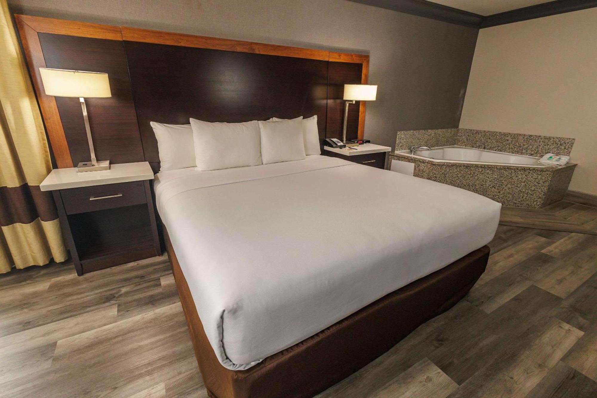 Comfort Inn & Suites Near Universal - N Hollywood - Burbank — Fotos 1
